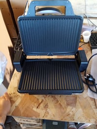 WMF Lono Kontaktgrill 2 az 1-ben asztali grill levehető mosogatógéptálló — hibás, alkatrésznek: nem fűt a grill (állapot: lásd a 2. képet) 2