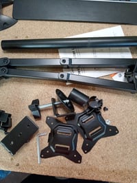 Braț pentru două monitoare ErGear pentru ecrane de 13-32 inch, înclinare și înălțime reglabile, VESA 75/100 mm, cu sistem de prindere pe birou, negru 3