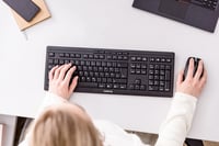 Bezdrôtová súprava klávesnice a myši CHERRY Stream Desktop Recharge, biela, nemecká lokalizácia — vypadnuté 3 klávesy + (stav: pozri 2. obrázok) 8