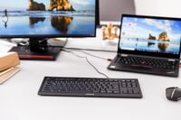 Klávesnica CHERRY Stream TKL bez numerickej časti, nemecké rozloženie, bielo-sivá 6