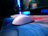 Ultraľahká herná myš Cherry Xtrfy M64 Wireless – biela 6