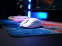 Cherry XTRFY M68 Wireless ultrakönnyű gamer egér, 2,4 GHz, szimmetrikus - fehér 2