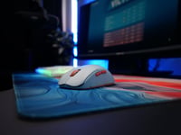 Bezdrôtová ultraľahká herná myš CHERRY XTRFY M68, 2,4 GHz, symetrický tvar, e-šport, modrá 2