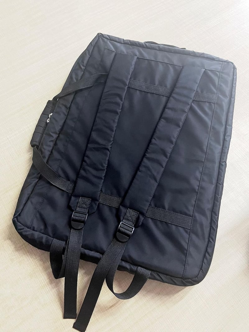 Chessnut Deluxe Sakktábla Hordtáska - Fekete Utazótáska 68x46 cm-es Sakktáblákhoz, Cipzáros Zsebekkel, Sakk Kiegészítőknek