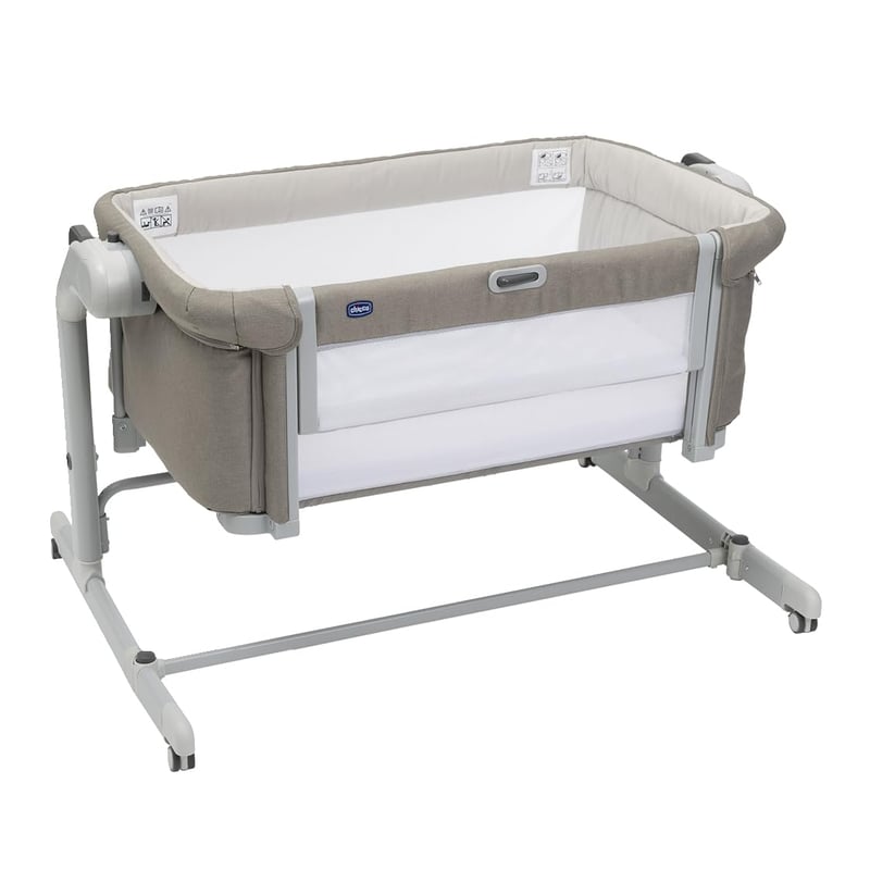 Pătuț co-sleeping Chicco Next2Me Magic Evo cu funcție de balansoar, laterală retractabilă, 11 trepte de înălțime, 4 roți, saltea și geantă de transport, bej