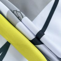 Chickwin-Shop Umývateľný okrúhly obrus 70 cm, elastický, s lotosovým efektom, 3D potlač, vzor sedmokrásky, vonkajší obrus do záhrady, reštaurácie, sivý, 50-60 cm 5