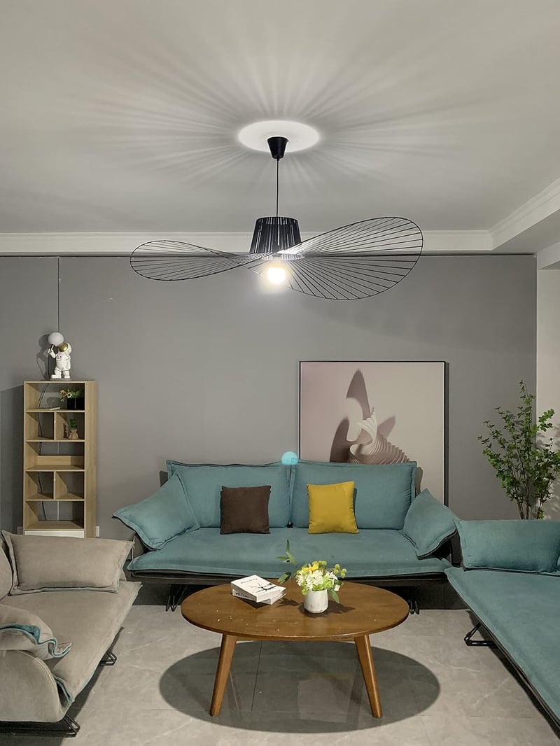 CHNB Vertigo Függőlámpa 100 cm Fekete - Modern Art Deco Csillár Állítható Fényerővel, Könnyű Üvegszálas Dizájn Étkezőbe, Nappaliba

AI: I've
