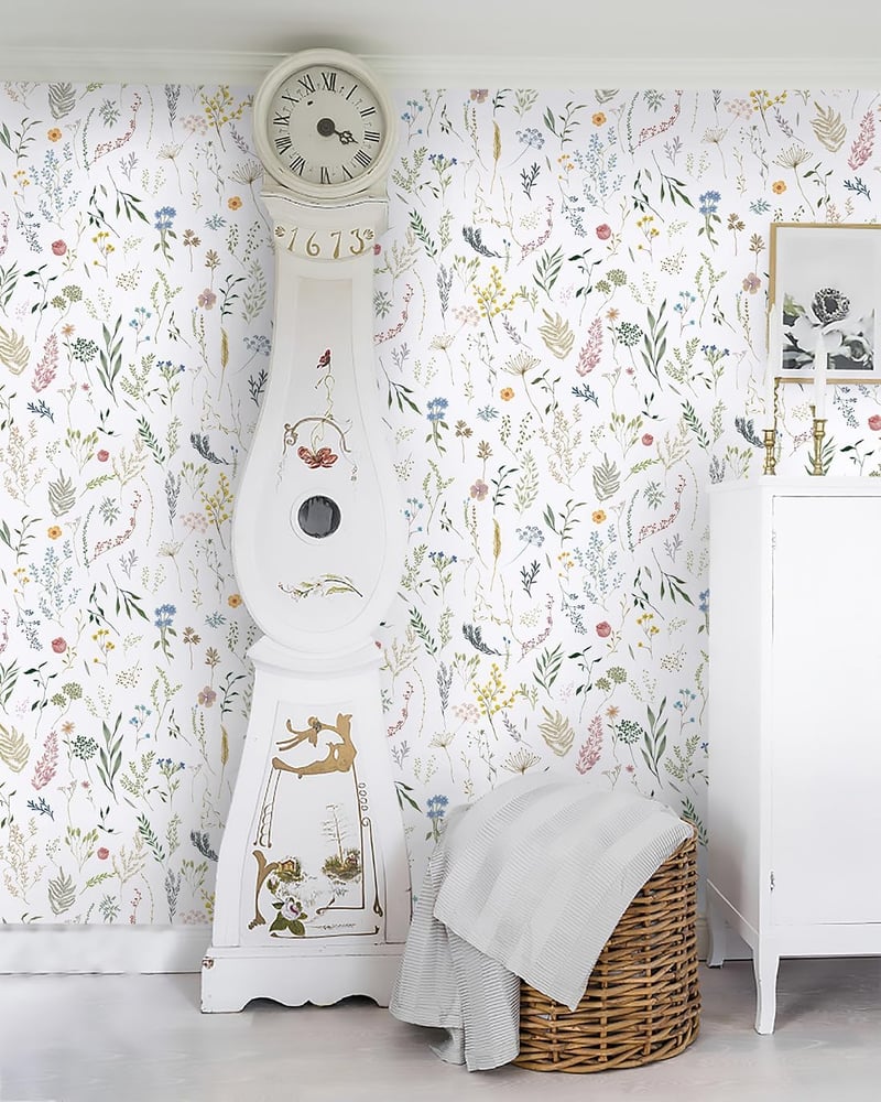 CiCiwind Öntapadós Tapéta Fehér Virágmintás 41x300cm Vízálló PVC Bútorfólia Faldekoráció Szekrény Bútor Felújításhoz