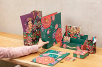 Dosar cu inele Clairefontaine Frida Kahlo 116223C, A4, cotor 7 cm, capacitate mare, 26 x 32 cm 5