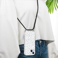 Husă Coalbooliy pentru iPhone 15 6,1", transparentă cu model de leopard, compatibilă cu MagSafe, cu șnur și lanț pentru gât, protecție cameră 06 5