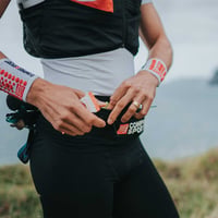 Centură de alergare Compressport Free Belt Pro - Ergonomică, ultra-ușoară, autonomie de 6 ore, compartiment mare - mărime XL-XXL 9