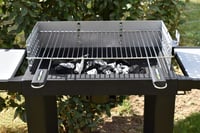 Cook'in Garden Krómozott Acél Grillrács 70x40 cm – Vágható, Hőálló, Univerzális Kültéri Barbecue Rács Puha Fogantyúval, Minden Márkához 2