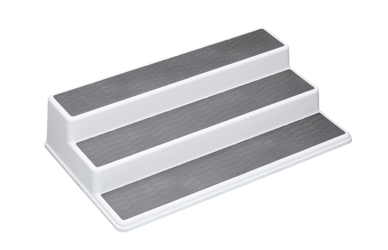 Trojposchodový protišmykový organizér na police Copco Basics – biely/sivý – 38x22,5x8,5 cm