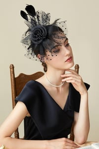 Coucoland Fascinátor Kalap Fekete Tollakkal és Virágokkal - Elegáns Női Fejdísz Esküvőre Koktélpartyra 1920-as Stílus 4