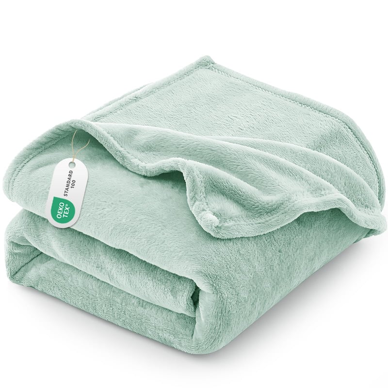 Mäkká flanelová deka CozyLux 150x200 cm, šalviovozelená - XL teplá deka na pohovku na štyri ročné obdobia, Oeko-Tex 100, 260 g/m²