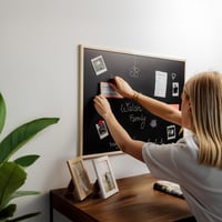 Magnetická tabuľa Creative Home na kriedu, čierna, 80x60 cm – nástenná magnetická tabuľa do kancelárie aj domácnosti 4