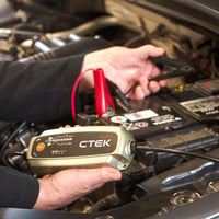 Nabíjačka akumulátorov CTEK MXS 5.0 12V 5A s režimom AGM pre autá a motocykle s automatickou teplotnou kompenzáciou 7