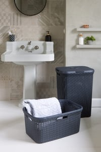 Curver Style fonott hatású szennyestartó kosár fedéllel, 40 L, antracit, 44,7 x 26,5 x 61,5 cm, fürdőszobai szennyes tároló 3