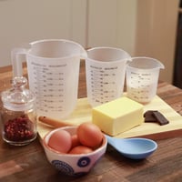 D.A.Y. Republic 3 részes mérőpohár szett, könnyű, BPA mentes, ml/pint/uncia skálával 2