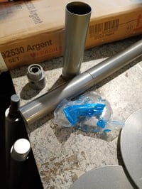 Bară de dans la bară Yaheetech, înălțime reglabilă 225-274,5 cm, diametru 45 mm, statică și rotativă, oțel inoxidabil, capacitate max. 200 kg, argintiu mat 3