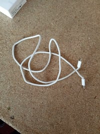 Cablu de încărcare împletit Apple USB-C de 60W, 1 m - compatibil cu iPhone, iPad, MacBook - Utilizat, cablu deteriorat (stare: vezi a doua imagine) 2