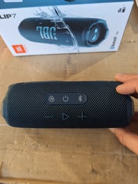 JBL Flip 7 Hordozható Bluetooth Hangszóró, Kék, IP68 Vízálló és Porálló, 16 Órás Akkuidő, Auracast Többhangszórós Kapcsolat, Használt 4