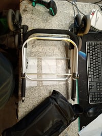 Cărucior de cumpărături pliabil din aluminiu VOUNOT cu 6 roți pentru urcat scări — lipsește un rulment și un șurub (stare: vezi poza a 2-a) 2