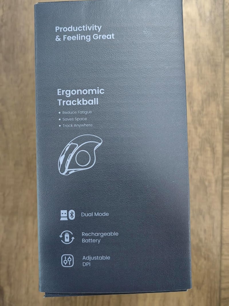 ProtoArc EM04 ergonomikus vezeték nélküli trackball egér, Bluetooth és 2.4GHz, újratölthető