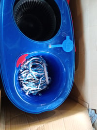 Set de curățenie Vileda H2PrO Spin Mop cu găleată, centrifugă cu pedală și sistem cu două rezervoare pentru separarea apei curate de cea murdară 2
