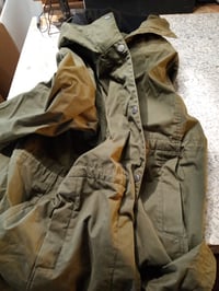 Geacă de damă Fjällräven Karla Hydratic, culoarea Deep Forest, mărimea M, jachetă impermeabilă cu glugă, stare uzată 2