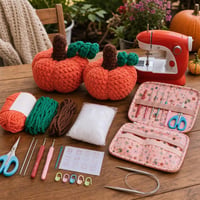 Amigurumi halloweensky set: 2x súprava na háčkovanie + 9mm ihlica + puzdro + mini šijací stroj 1