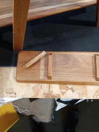 Etajeră pliabilă cu 3 niveluri Relaxdays din lemn de salcâm, 38x41x15 cm — porțiune de lemn deteriorată la baza unuia dintre suporturi (stare: vezi a 2-a imagine) 2