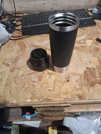 Termoska Emsa Travel Mug Classic 0,5 l čierna, 360° otvor na pitie, uzatvárací systém Comfort, antikorová — používaná (stav: pozri 2. obrázok) 2
