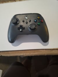 Drôtový ovládač PowerA kompatibilný s Xbox Series X|S a Xbox One, čierny — Ľavá páčka má drift (stav: pozri 2. obrázok) 4