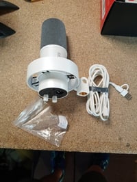 FIFINE XLR a USB dynamický štúdiový mikrofón pre streaming, podcasty a gaming, kompatibilný s PS4/5, Mac, mixážnymi pultmi a zvukovými kartami – biely 2