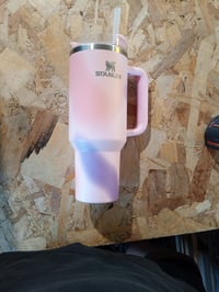 Termoska Stanley Quencher H2.0 FlowState so slamkou, 1,2 l, Rose Petal Motion – používaný stav (stav: pozri 2. obrázok) 2