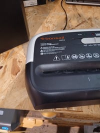 Bonsaii C237-B uništavač dokumenata, kapacitet 6 listova, sigurnosna razina P-4, košara od 13 litara — napuknuće od 2 cm na gornjem dijelu (stanje: vidi 2. sliku) 3