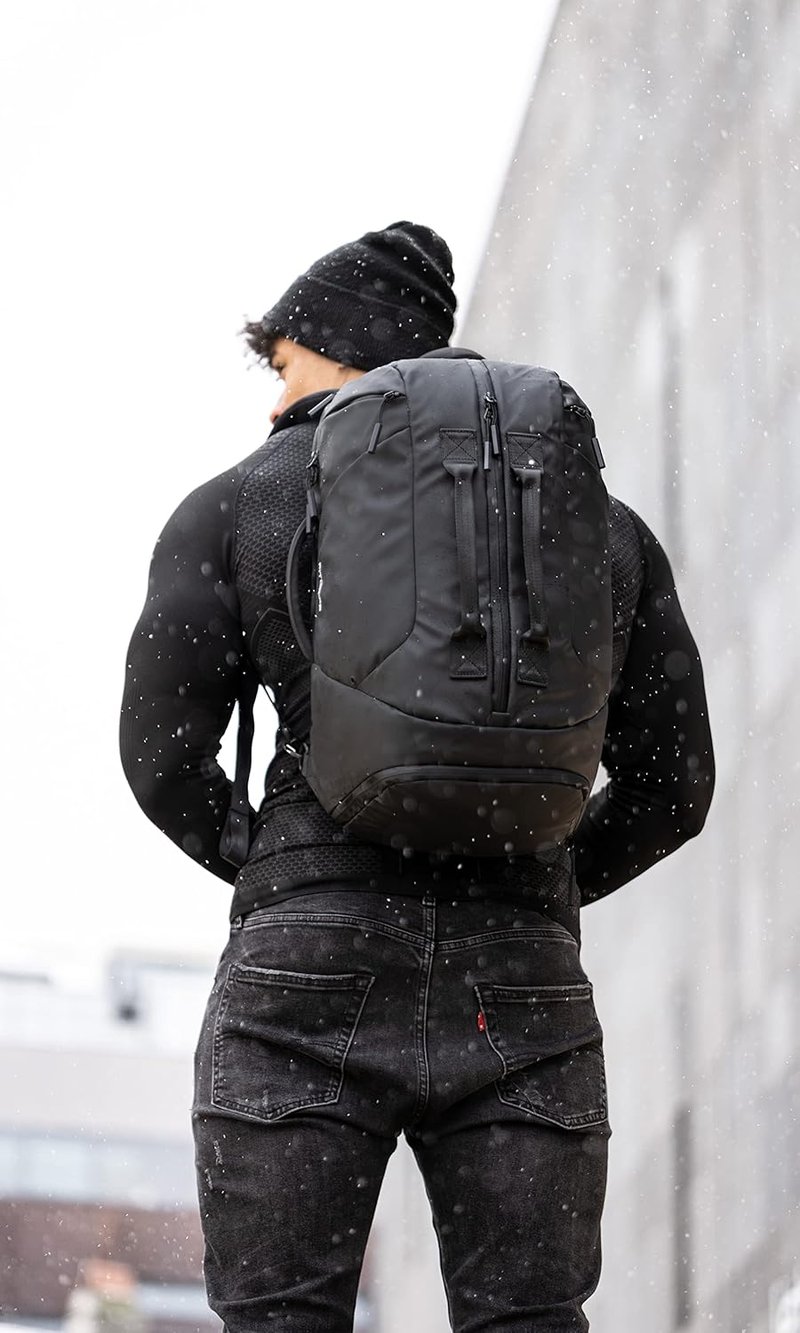 Fitgriff Fekete Sporttáska Rucksak Funkcióval - Cipő- és Laptoptartóval (25L)