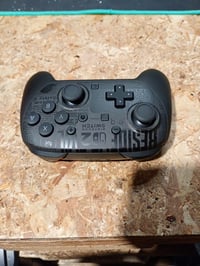 Nintendo Switch 2 Pro Controller Resident Evil Requiem Edition – defect, funcționează parțial: butonul R nu funcționează (stare: vezi a 2-a poză) 3