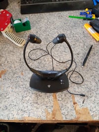 Nedis HPRF010BK Vezeték nélküli RF In-Ear TV Fejhallgató Töltőállomással, 35 m Hatótáv, 4 Óra Üzemidő, Fekete - Használt 2