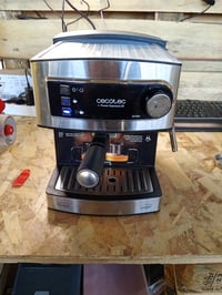 Espressor Cecotec Power Espresso 20, 20 bari, 850W — defect, pentru piese: nu prepară cafea, nu trage apa (stare: vezi a 2-a fotografie) 2