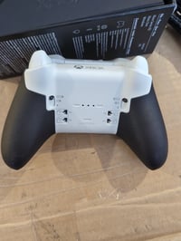 Xbox Elite Wireless Controller Series 2 Core Edition biely bezdrôtový ovládač pre Xbox One – opotrebovanie na zadnej strane (stav: pozri 2. obrázok) 2
