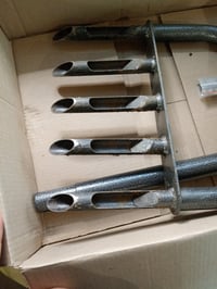 Aerator manual pentru gazon Jebosam cu 5 dinți tubulari, unealtă pentru aerarea și afânarea solului pentru un gazon sănătos, negru, folosit 4
