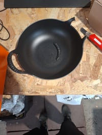 Le Creuset Balti posuda od lijevanog željeza 24 cm 2,7 litara mat crna - s polomljenom ručkom, funkcionalno stanje (stanje: vidi 2. sliku) 2