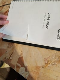 Smart Panda 2026-2027 Tanári Határidőnapló és Iskolai Tervező A5 – Heti Naptár 30 perces — első lap elszakadva (állapot: lásd a 2. képet) 2