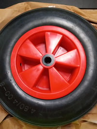 Roată de roabă Relaxdays 4.80/4.00-8 din cauciuc plin, jantă din plastic, anti-pană, capacitate portantă 100 kg, negru-roșu, roată de schimb 3