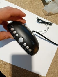 Rádiobudík New One CR-100 s FM rádiom, čiernym LED displejom, duálnym budením, funkciou snooze a nastaviteľným jasom 4