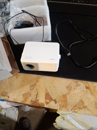 AKIYO O1 Hordozható Mini Projektor, 720P Natív és 1080P Támogatás, 120 colos Vetítés, HDMI — távirányító nélkül (állapot: lásd a 2. képet) 2