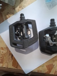 Cestovný pedál na bicykel Shimano PD-T421 SPD, čierny – CHYBNÝ: — chybný, čiastočne funkčný: Jeden pedál je poškodený (stav: pozri 2. obrázok) 5
