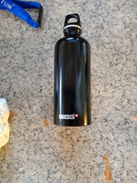 Bidon din aluminiu SIGG Traveller pentru băuturi carbogazoase, negru, 0,6 L - Stare: utilizat, etanș (stare: vezi poza 2) 3